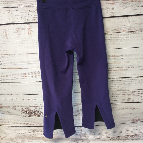 Lululemon capris size 4.   H - Picture 5 of 9